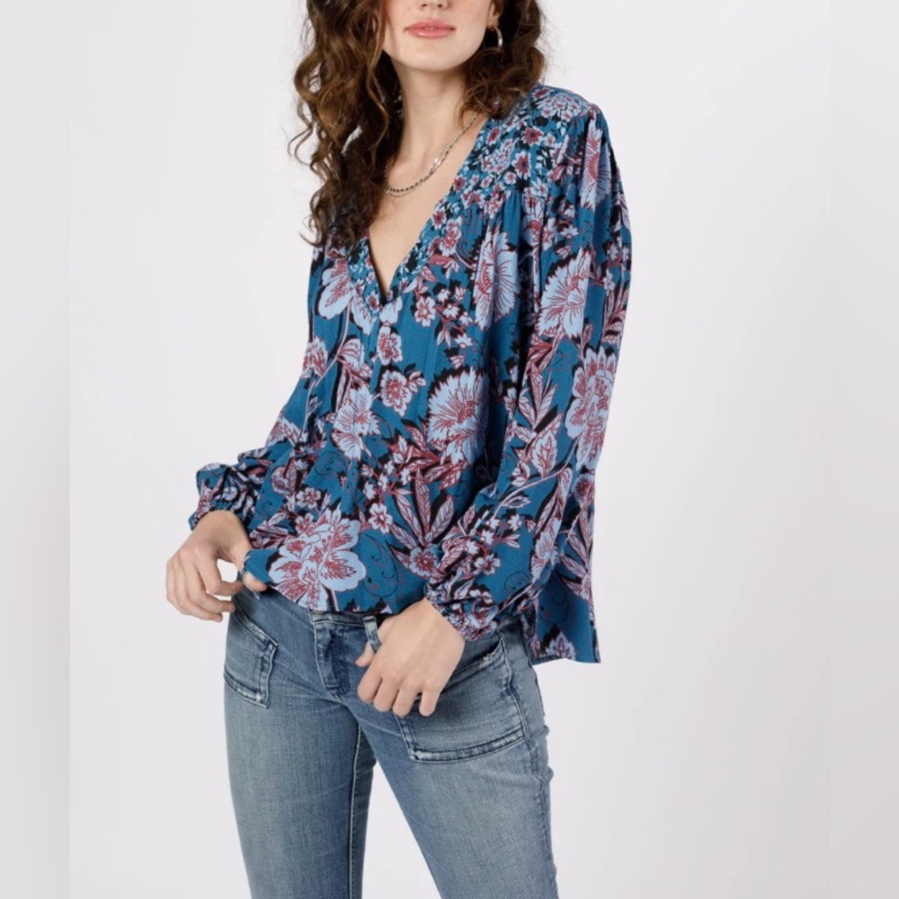 Band of the Free NWT Josie Sapphire Mixed Print Floral Blouse Top Size Medium